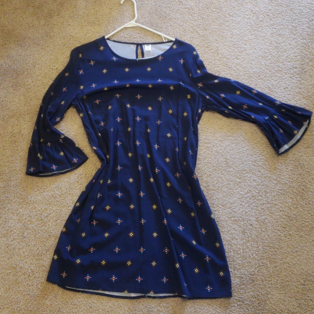 Old navy dress in large. Blue multi color detail